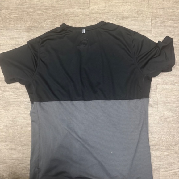 Nike Running Shirt - Picture 2 of 3
